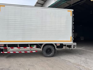 ISUZU NPR 150แรงม้า รถบรรทุก 6ล้อ ตู้เย็น ปี2021