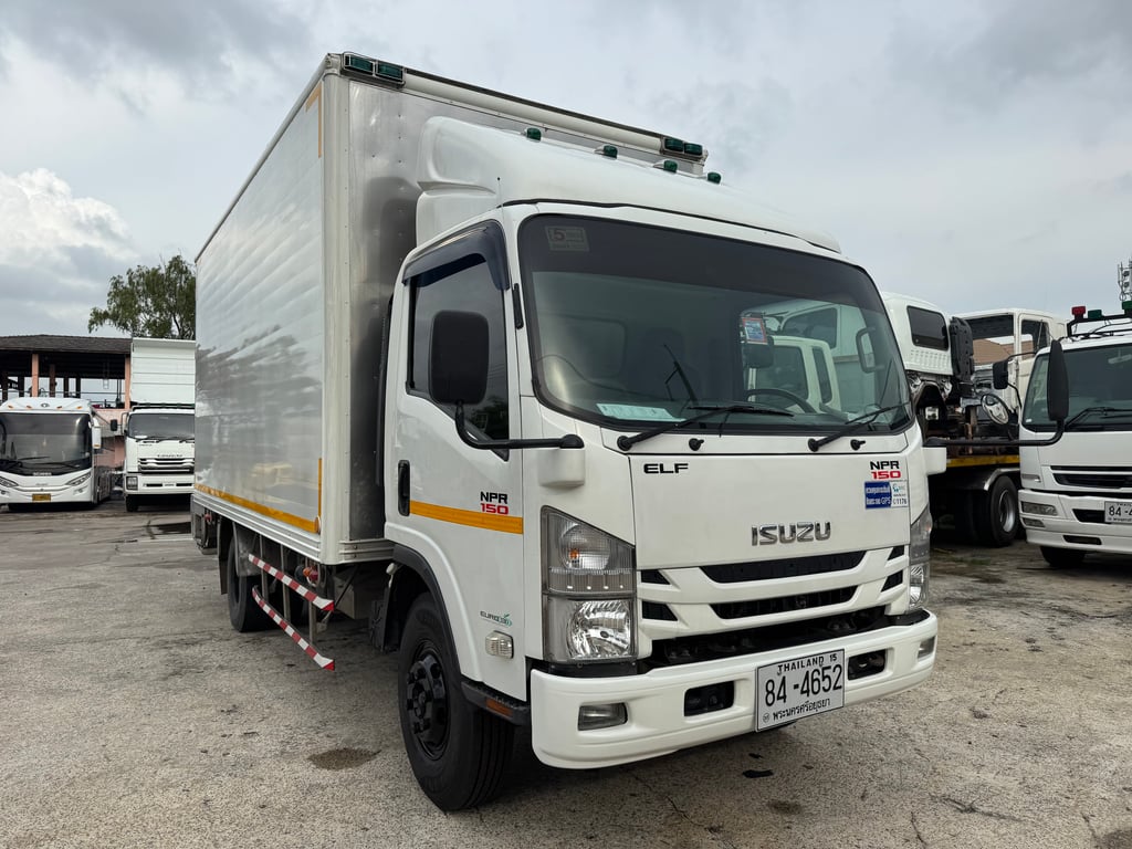 ISUZU NPR 150แรงม้า รถบรรทุก 6ล้อ ตู้เย็น ปี2021