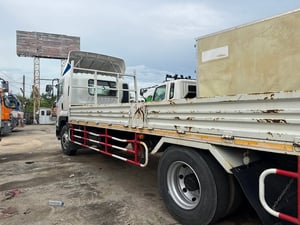 ISUZU FTR 240แรงม้า รถบรรทุก 6ล้อ ขนรถ ปี2013