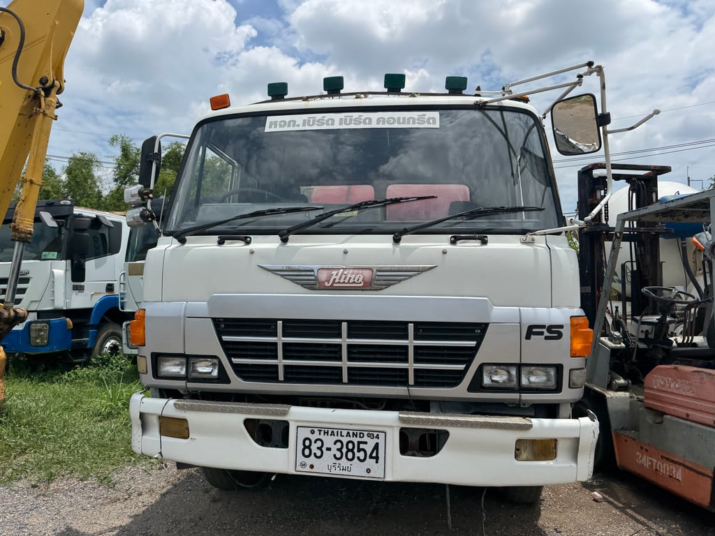 HINO SS 380แรงม้า รถบรรทุก หัวลาก 10ล้อ โม่ผสมปูน ปี2007 HINO SS 380แรงม้า รถบรรทุก หัวลาก 10ล้อ โม่ผสมปูน ปี2007