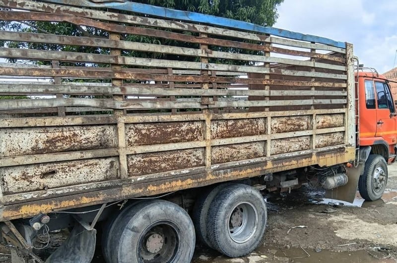 HINO Ho7c 225แรงม้า รถบรรทุก 10ล้อ กระบะคอกสูง ปี2013 HINO Ho7c 225แรงม้า รถบรรทุก 10ล้อ กระบะคอกสูง ปี2013