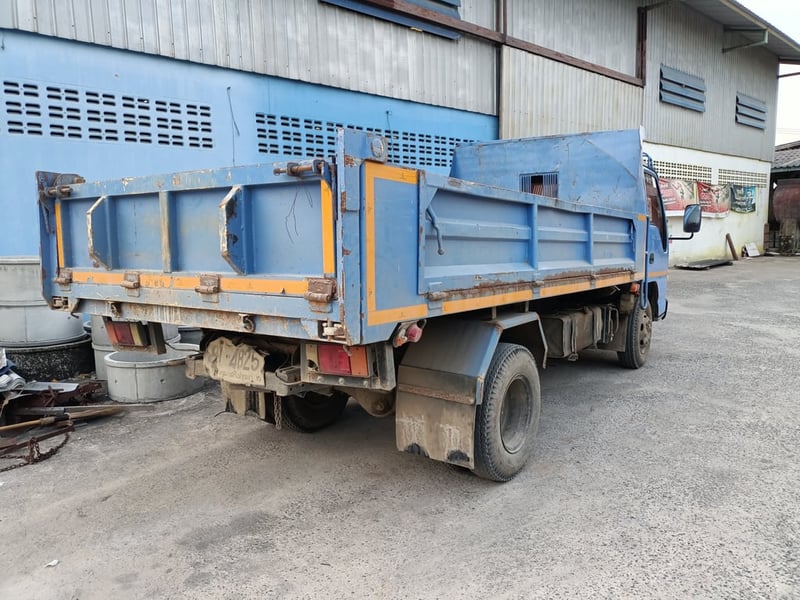 ขาย 6ล้อ ดัมพ์ npr 130