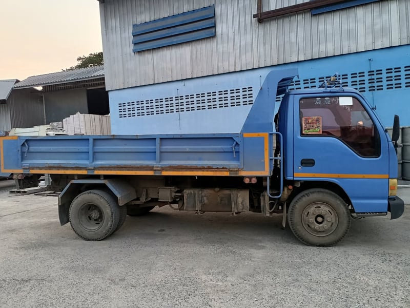 ขาย 6ล้อ ดัมพ์ npr 130