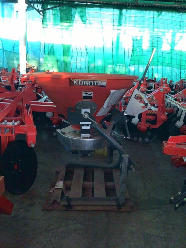 มาใหม่ เครื่องหว่านปุ๋ย มือสอง  FS200SP เข้ามาใหม่  ทำงานเร็ว ลดค่าแรง ใช้ทนทาน   ขายราคา 25,000 บาทจ้า  สนใจโทรสอบถาม 065-2401438 น้องเอินจ้า เข้ามาเลือกที่ร้านได้จ้า