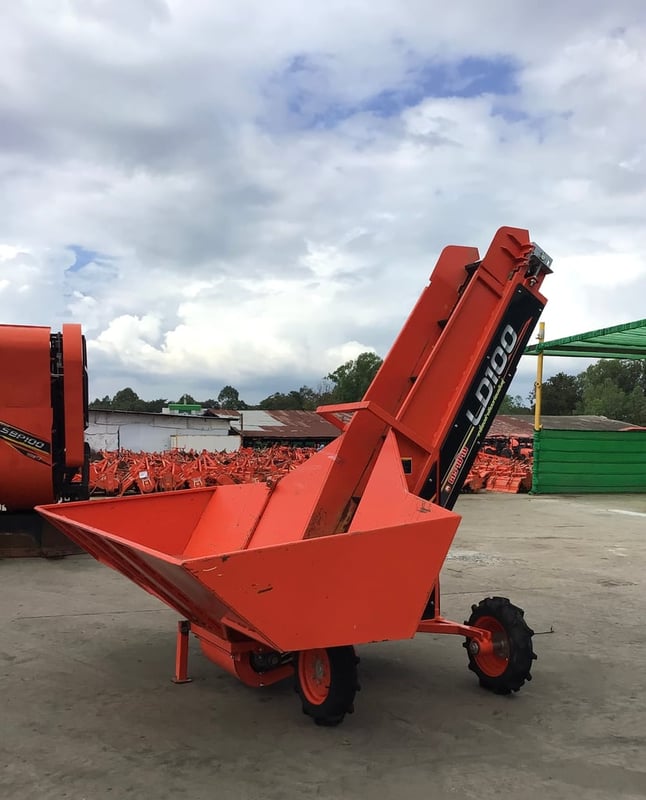 มาใหม่ เครื่องปลูกอ้อยแบบท่อน ตราช้าง SBP 100 มือสอง  ใส่รถรุ่น M95 ถึง M108 เครื่องลำเลียงท่อนพันธุ์ LD100  LD100  ฟรีดาวน์  ผ่อน  2,375  ผ่อน  2 ปี   SBP ดาวน์  50,000  ผ่อน 2,375 ผ่อน 2 ปี  สนใจโทรสอบถาม เข้ามาเลือกดูที่ร้านได้จ้า