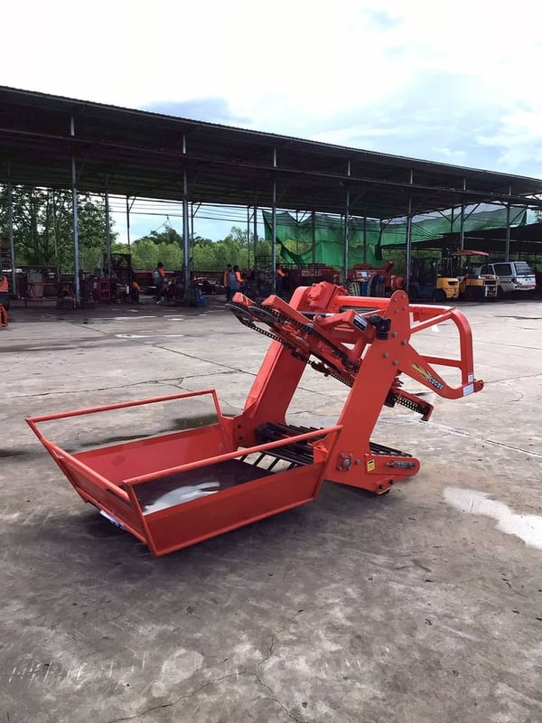 เครื่องขุดมันสำปะหลังตราช้าง  รุ่น CDC80 ถาดกระบะใส่มัน มือ2 งานขุดคุณภาพรวดเร็วเต็มประสิทธิภาพ  ทดแทนแรงงาน  ลดการสูญเสียผลผลิต  ใส่รถ L47,L50   ขายสดราคา 45,000 บาท  สนใจโทรสอบถาม  065-2401438  น้องเอิญ สนใจเข้ามาเลือกดูที่ร้านได้จ้า