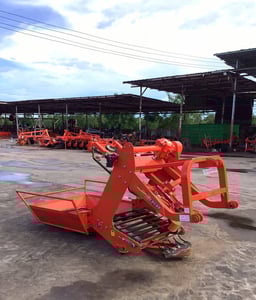 เครื่องขุดมันสำปะหลังตราช้าง  รุ่น CDC80 ถาดกระบะใส่มัน มือ2 งานขุดคุณภาพรวดเร็วเต็มประสิทธิภาพ  ทดแทนแรงงาน  ลดการสูญเสียผลผลิต  ใส่รถ L47,L50   ขายสดราคา 45,000 บาท  สนใจโทรสอบถาม  065-2401438  น้องเอิญ สนใจเข้ามาเลือกดูที่ร้านได้จ้า