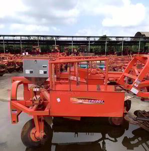 มาใหม่ เครื่องปลูกมัน CP100F มือ2 ตราช้าง  ทดแทนแรงงาน เต็มประสิทธิภาพงานปลูก ใส่รถรุ่นL -L5018  ขายสดราคา 45,000 บาท   สนใจโทรสอบถาม  065-2401438 น้องเอิญ เข้ามาเลือกดูที่ร้านได้จ้า