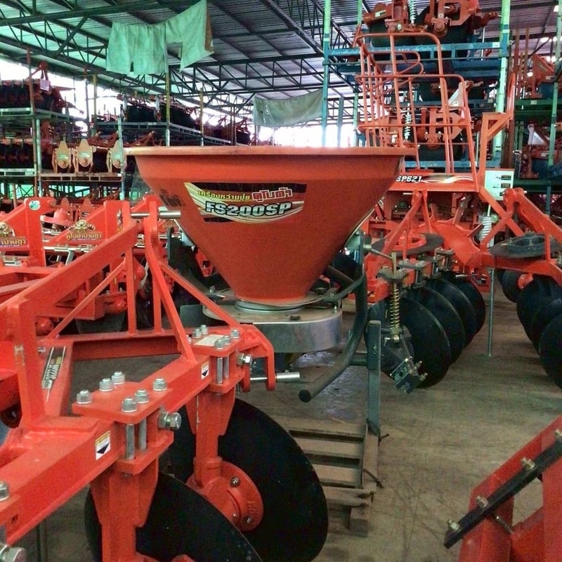 มาใหม่ เครื่องหว่านปุ๋ย มือสอง  FS200SP เข้ามาใหม่  ทำงานเร็ว ลดค่าแรง ใช้ทนทาน   ขายราคา 25,000 บาทจ้า  สนใจโทรสอบถาม 065-2401438 น้องเอินจ้า เข้ามาเลือกที่ร้านได้จ้า