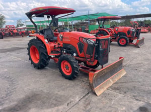 รถมีให้เลือกเยอะ เครื่องดี ผ่อนสบาย พร้อมใช้งาน รถไถคูโบต้ารุ่น L4018 ใบดันดินหน้า ผาน 1 ตัว ดาวน์ 20,000 บาท สนใจโทรสอบถามหรือมาดูที่ร้านเราได้จ้า รถมีให้เลือกเยอะ เครื่องดี ผ่อนสบาย พร้อมใช้งาน รถไถคูโบต้ารุ่น L4018 ใบดันดินหน้า ผาน 1 ตัว ดาวน์ 20,000 บาท สนใจโทรสอบถามหรือมาดูที่ร้านเราได้จ้า