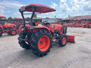 รถมีให้เลือกเยอะ เครื่องดี ผ่อนสบาย พร้อมใช้งาน รถไถคูโบต้ารุ่น L4018 ใบดันดินหน้า ผาน 1 ตัว ดาวน์ 20,000 บาท สนใจโทรสอบถามหรือมาดูที่ร้านเราได้จ้า รถมีให้เลือกเยอะ เครื่องดี ผ่อนสบาย พร้อมใช้งาน รถไถคูโบต้ารุ่น L4018 ใบดันดินหน้า ผาน 1 ตัว ดาวน์ 20,000 บาท สนใจโทรสอบถามหรือมาดูที่ร้านเราได้จ้า