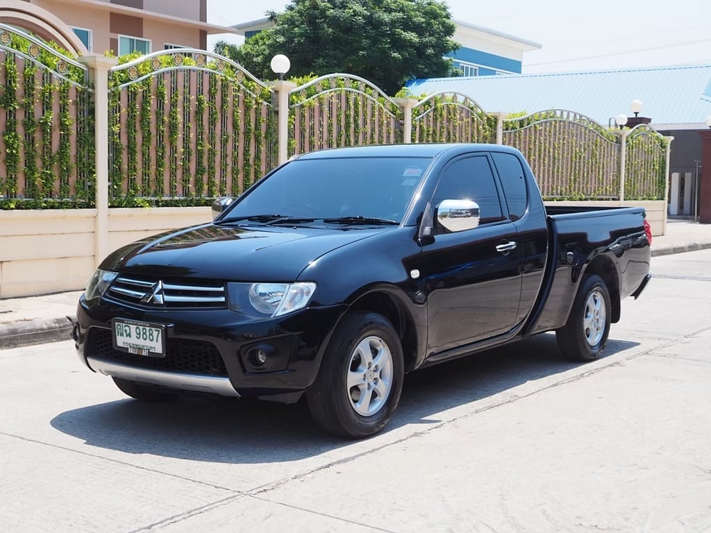 MITSUBISHI TRITON CAB 2.4 GLX (MNC) CNG ปี 2011 MITSUBISHI TRITON CAB 2.4 GLX (MNC) CNG ปี 2011