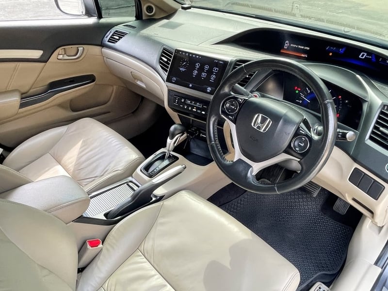 HONDA CIVIC 1.8 ES SPORT (MNC) ปี 2015 AUTO สี Modern Steel | สภาพนางฟ้า