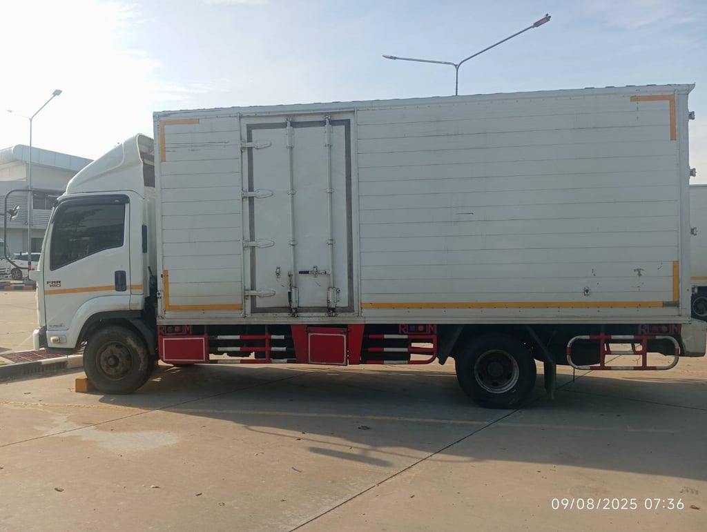 ISUZU FRR 190แรงม้า รถบรรทุก 6ล้อ ตู้แห้ง ปี2019 เลขไมล์ 700,779 กม.