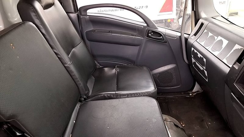 ISUZU FRR 190แรงม้า รถบรรทุก 6ล้อ ตู้แห้ง ปี2019 เลขไมล์ 700,779 กม.