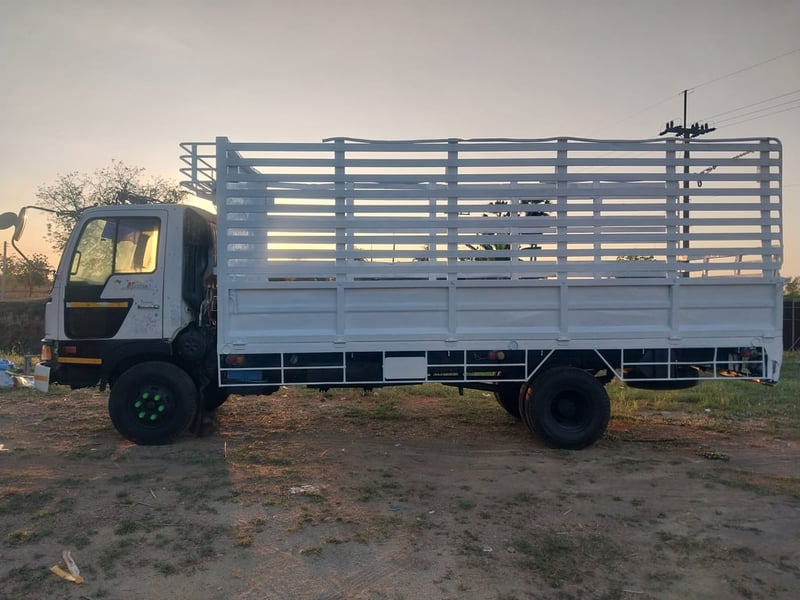 ขาย6ล้อ ฮีโน่เครื่อง165แรง คัชซีKM