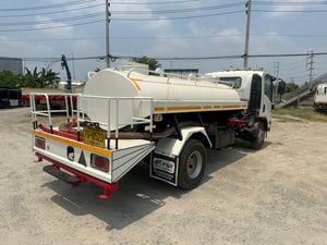 6ล้อNPR150 ถังนำ้4200ลิตร