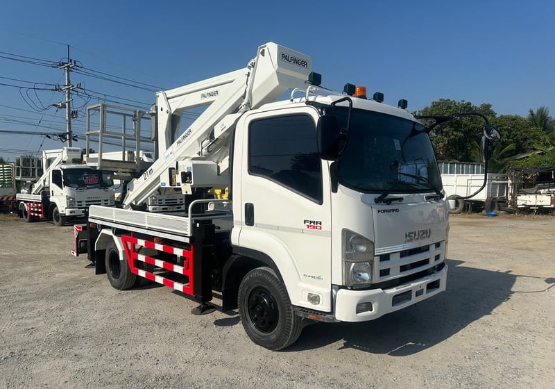 ISUZU FRR 190แรงม้า รถบรรทุก 6ล้อ กระเช้า 21mปี2016 เลขไมล์ 74,600 กม.