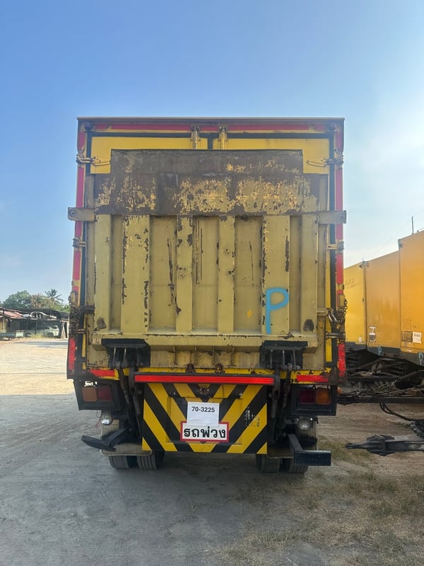 ลูกพวงตู้แห้งยาว7.68พร้อมลิฟต์ท้าย