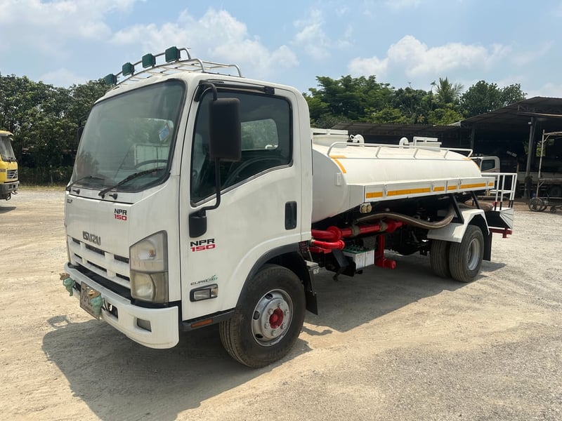 6ล้อNPR150 ถังนำ้4200ลิตร