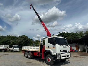 ISUZU FVM 240แรงม้า รถบรรทุก 10ล้อ กระบะเหล็กติดเครน ปี2020 เลขไมล์ 380,000 กม.