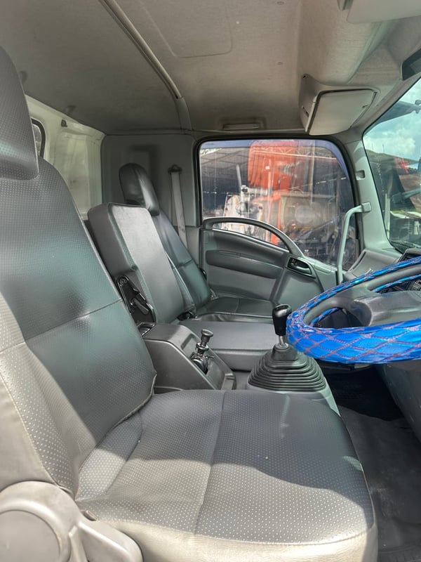 ISUZU FVM 240แรงม้า รถบรรทุก 10ล้อ กระบะเหล็กติดเครน ปี2020 เลขไมล์ 380,000 กม.