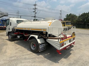 6ล้อNPR150 ถังนำ้4200ลิตร