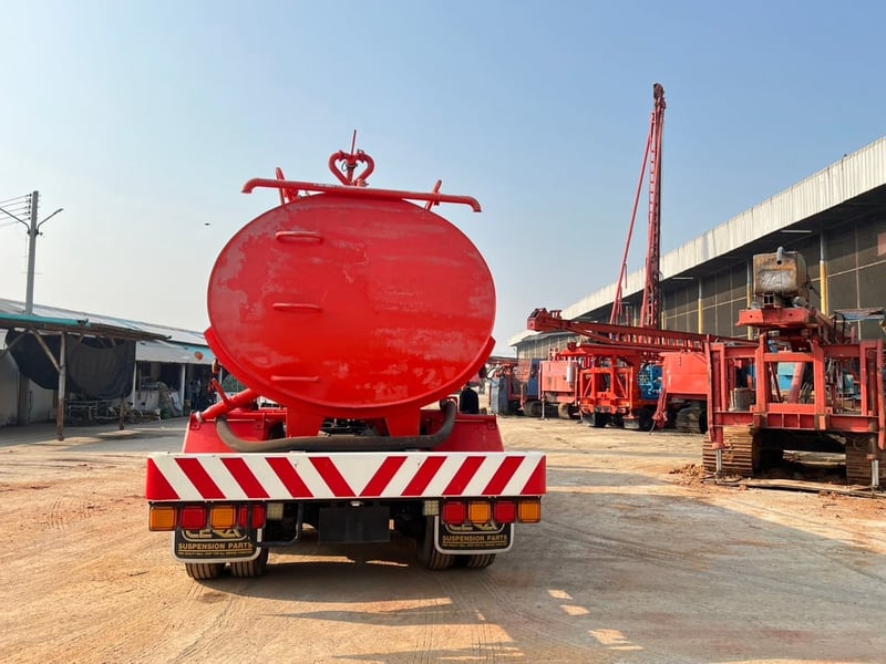 ขายด่วน รถบรรทุกน้ำ 1.6 หมื่นลิตร สภาพใหม่มาก