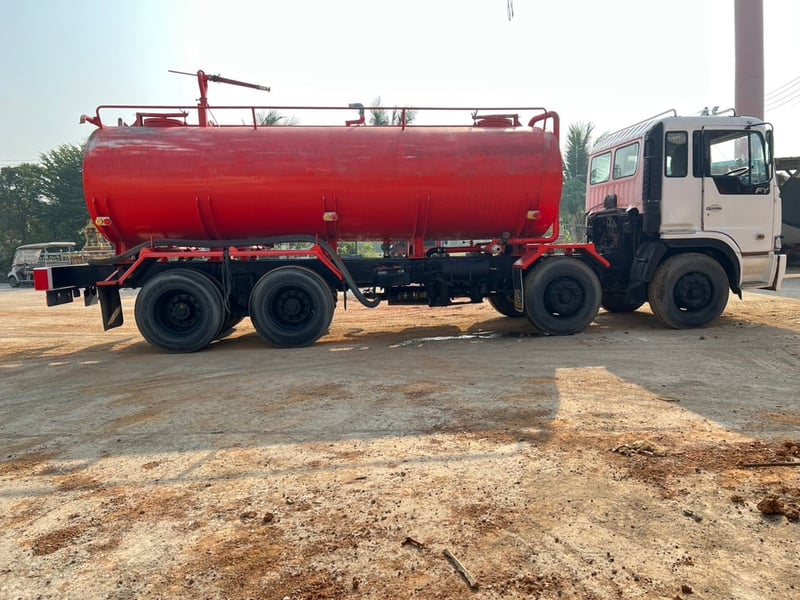 ขายด่วน รถบรรทุกน้ำ 1.6 หมื่นลิตร สภาพใหม่มาก