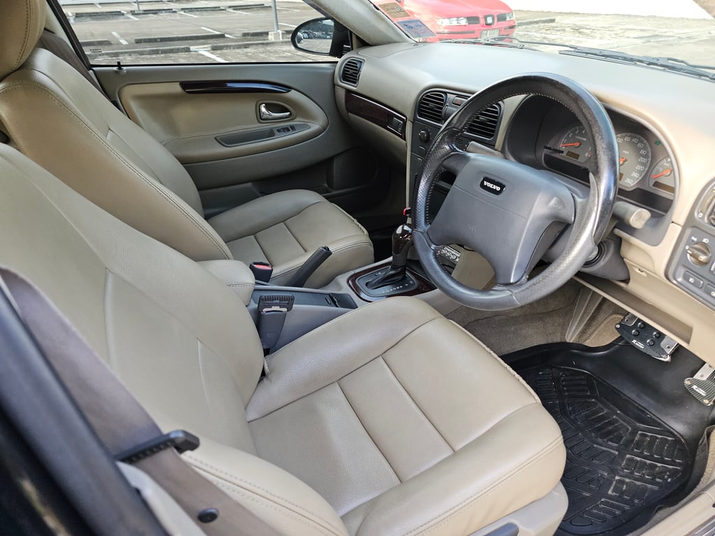 2001 Volvo S40 T4