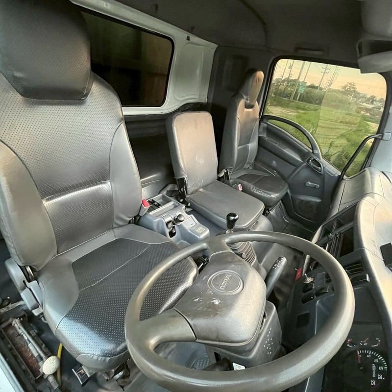 ISUZU FXZ 360แรงม้า รถบรรทุก 10ล้อ ดั้มพ์ ปี2014