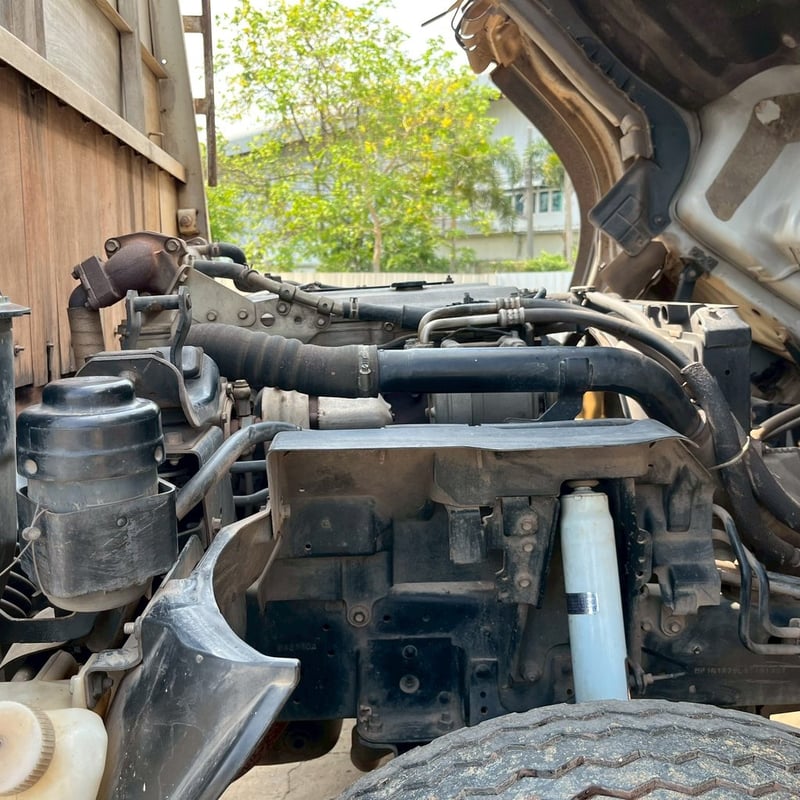 ISUZU NQR 175แรงม้า รถบรรทุก 6ล้อ กระบะคอกสูง ปี2011