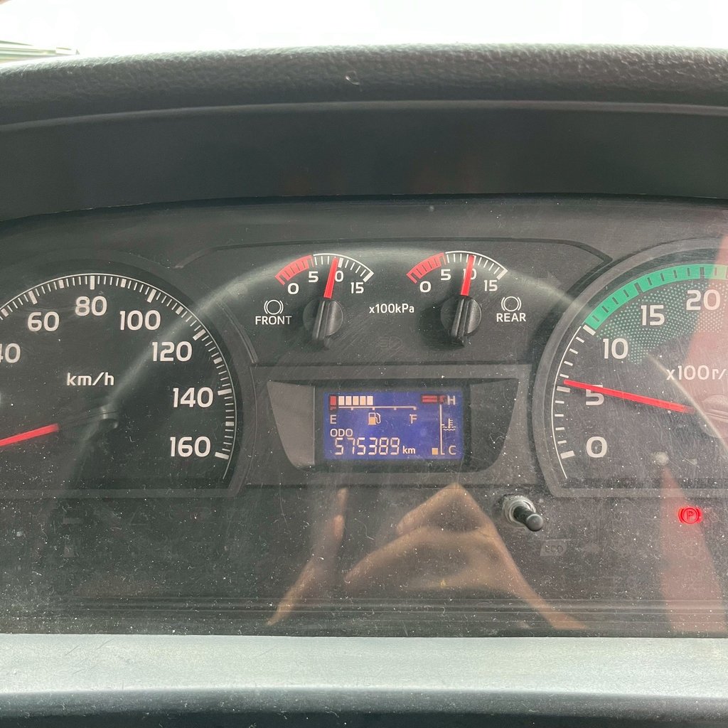 HINO FG 260แรงม้า รถบรรทุก 6ล้อ ดั้มพ์ ปี2017