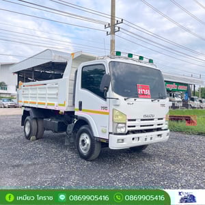 รถหกล้อดั้มพ์