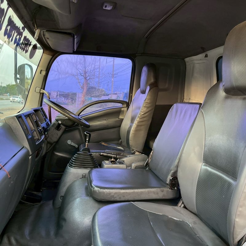 ISUZU FTR 240แรงม้า รถบรรทุก 6ล้อ ตู้แห้ง ปี2013