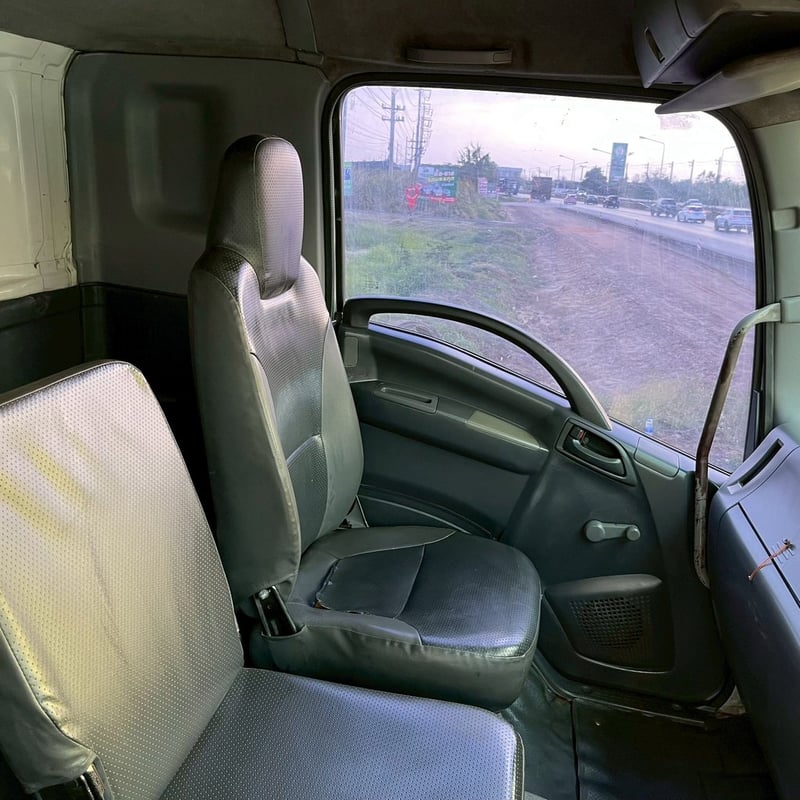 ISUZU FTR 240แรงม้า รถบรรทุก 6ล้อ ตู้แห้ง ปี2013