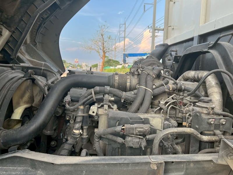 ISUZU FTR 240แรงม้า รถบรรทุก 6ล้อ ดั้มพ์ ปี2014