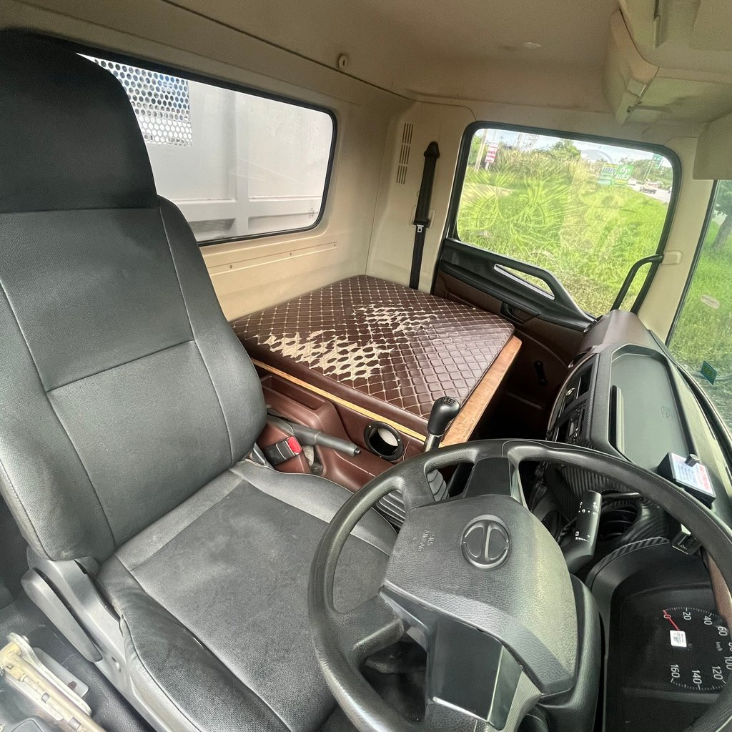 HINO FC 210แรงม้า รถบรรทุก 6ล้อ ดั้มพ์ ปี2022 HINO FC 210แรงม้า รถบรรทุก 6ล้อ ดั้มพ์ ปี2022