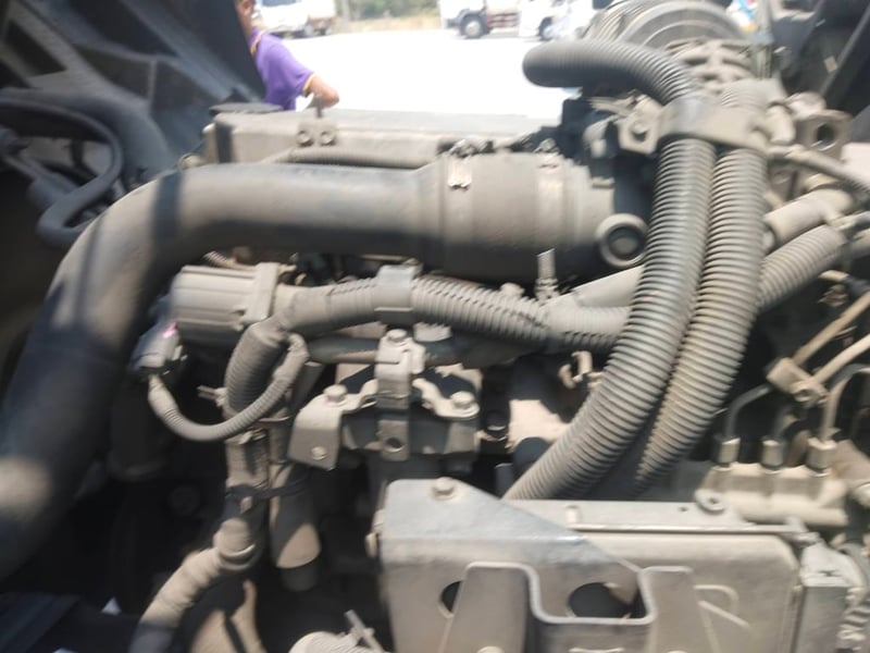 ISUZU FTR 240แรงม้า รถบรรทุก 6ล้อ ตู้แห้ง ปี2013