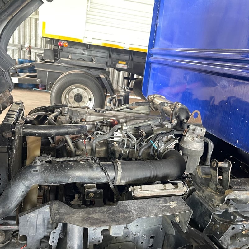 ISUZU NPR 150แรงม้า รถบรรทุก 6ล้อ ดั้มพ์ ปี2013 ISUZU NPR 150แรงม้า รถบรรทุก 6ล้อ ดั้มพ์ ปี2013