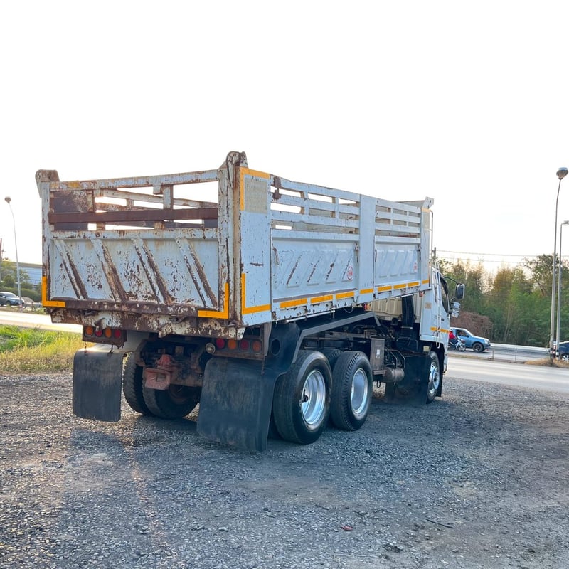 MITSUBISHI FUSO FN 270แรงม้า รถบรรทุก 10ล้อ ดั้มพ์ ปี2011