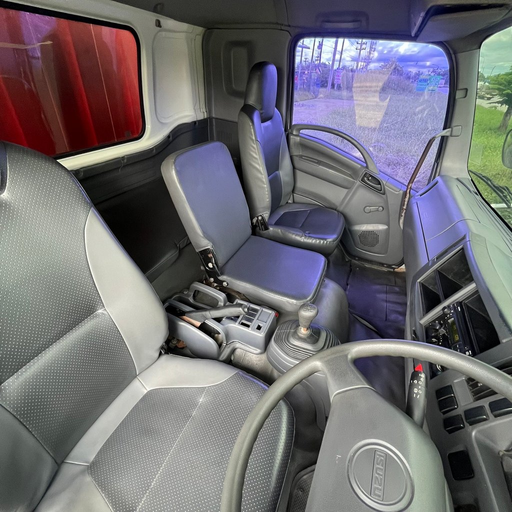 ISUZU FVM 240แรงม้า รถบรรทุก 10ล้อ ตู้แห้ง ปี2015 ISUZU FVM 240แรงม้า รถบรรทุก 10ล้อ ตู้แห้ง ปี2015
