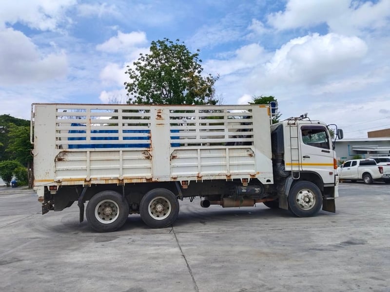 HINO FM 344แรงม้า รถบรรทุก 10ล้อ กระบะคอกสูง ปี2010 HINO FM 344แรงม้า รถบรรทุก 10ล้อ กระบะคอกสูง ปี2010