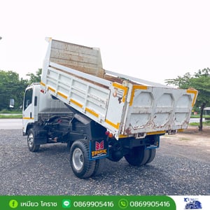 รถหกล้อดั้มพ์