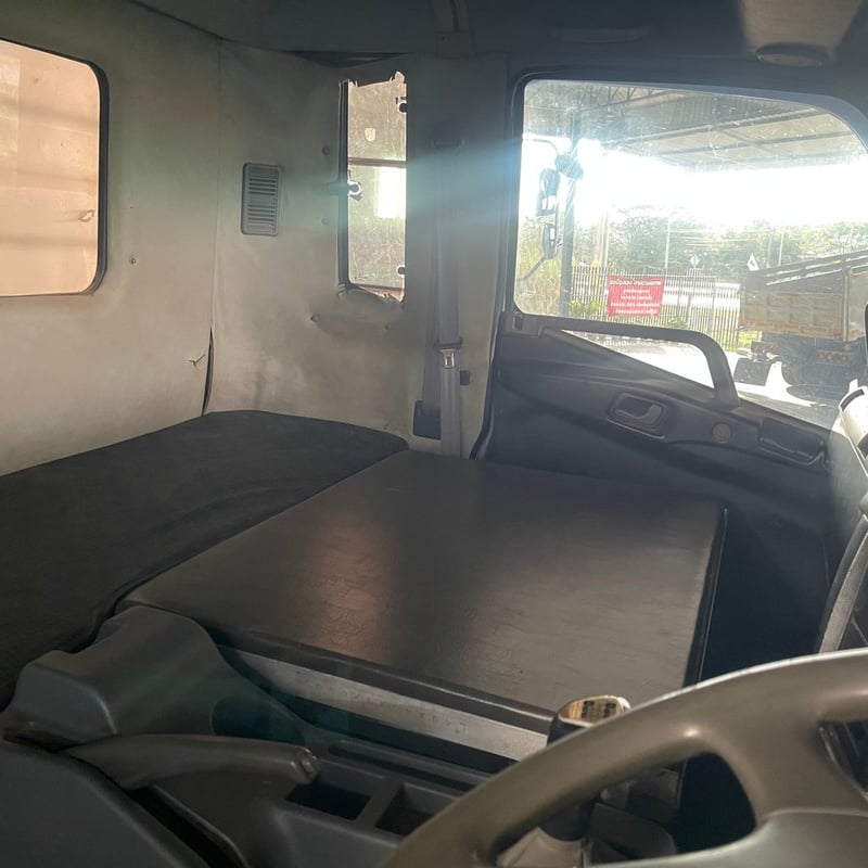 MITSUBISHI FUSO FN 270แรงม้า รถบรรทุก 10ล้อ ดั้มพ์ ปี2011