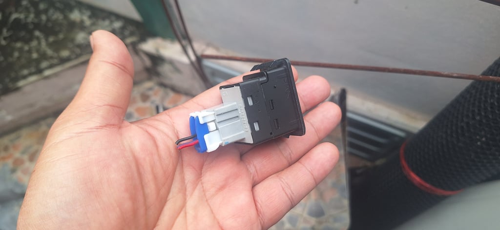 สวิทช์ปรับไฟหน้า Mitsubishi แบบมีขอบ สวิทช์ปรับไฟหน้า Mitsubishi แบบมีขอบ