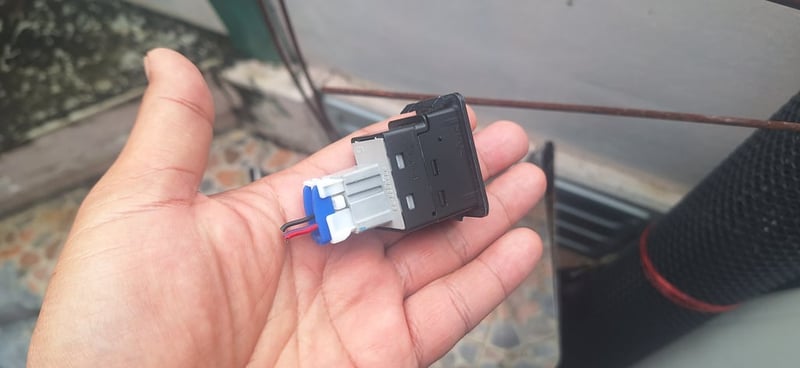 สวิทช์ปรับไฟหน้า Mitsubishi แบบมีขอบ สวิทช์ปรับไฟหน้า Mitsubishi แบบมีขอบ