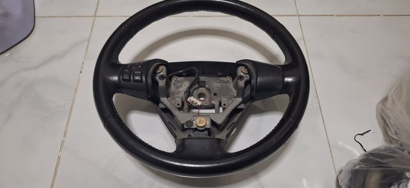 พวงมาลัยTOYOTA Wish แท้ หนังเย็บ พวงมาลัยTOYOTA Wish แท้ หนังเย็บ