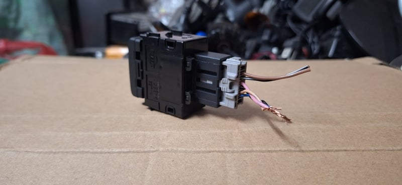 สวิทช์ AUTO OFF NISSAN แท้ มือสองญี่ปุ่น สวิทช์ AUTO OFF NISSAN แท้ มือสองญี่ปุ่น