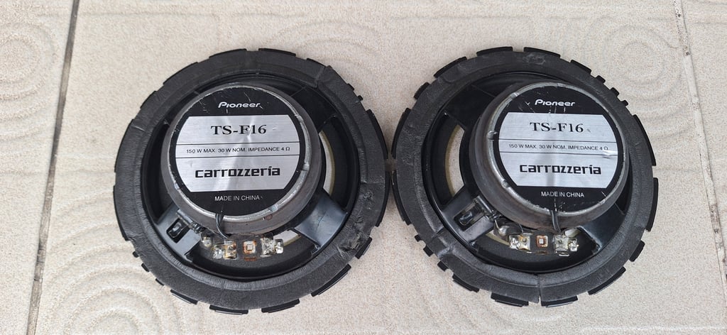 ดอกลำโพงติดรถยนต์ Pioneer Carrozzeria ขนาด 6นิ้วแกนร่วม 2 ทาง ดอกลำโพงติดรถยนต์ Pioneer Carrozzeria ขนาด 6นิ้วแกนร่วม 2 ทาง